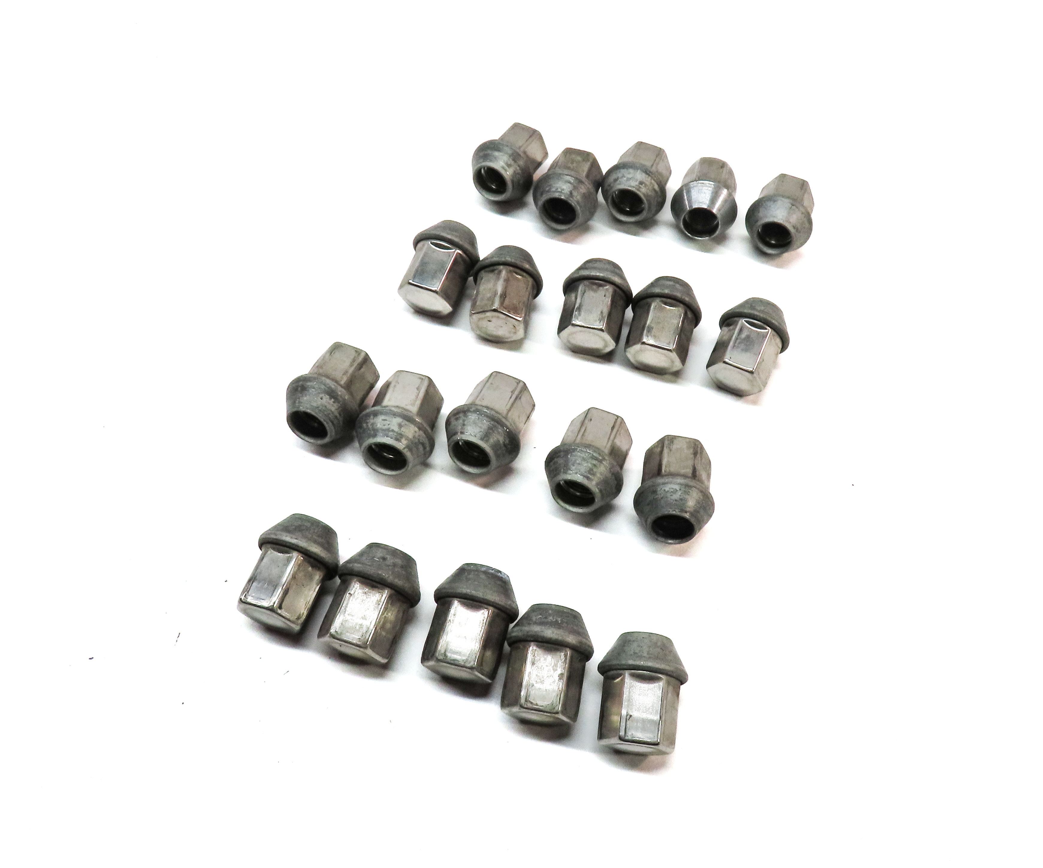 08-20 LAND ROVER LR2 DISCOVERY SPORT RANGE ROVER EVOQUE VALAR - LUG NUT SET (20) — exact item pictured